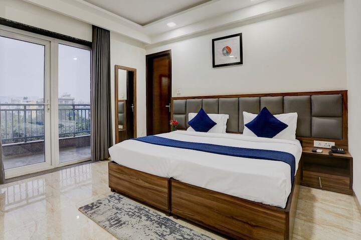 Hotel Grey Sky