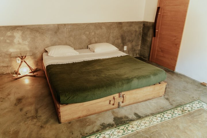 Room 10 of 107