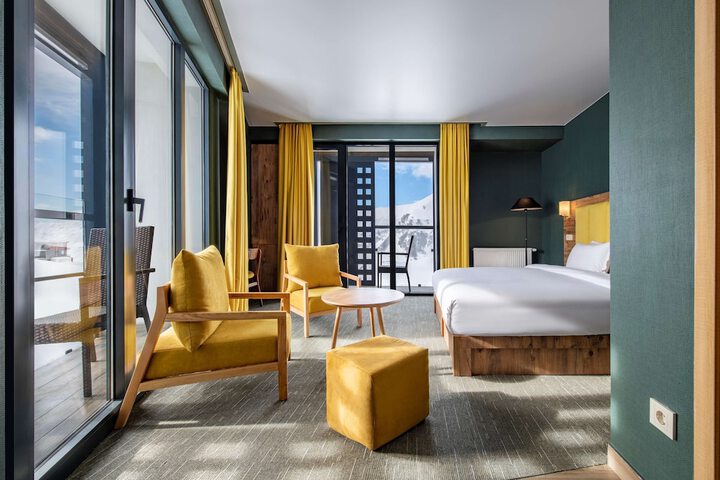 Room 15 of 50