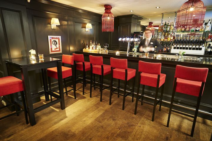 Lounge 47 of 62