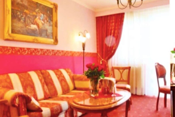 Room 12 of 84