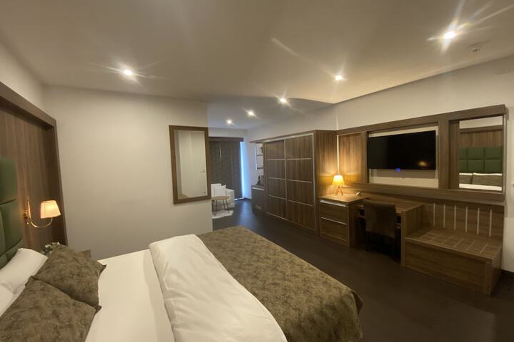 Room 26 of 46