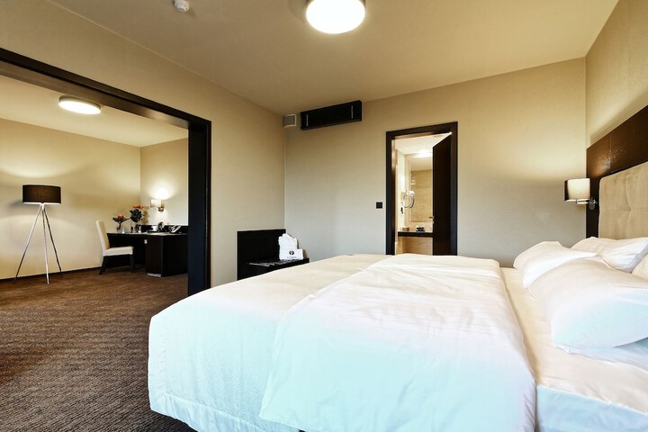 Room 19 of 43