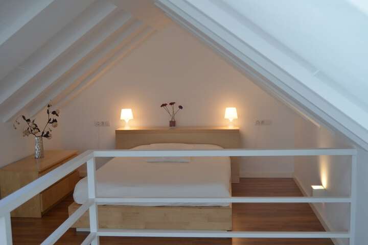 Room 3 of 104