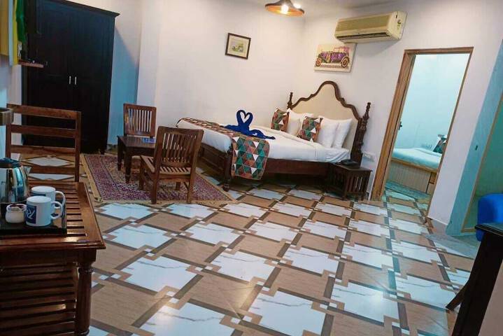 Room 12 of 22