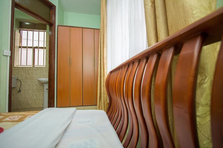 Room 20 of 38
