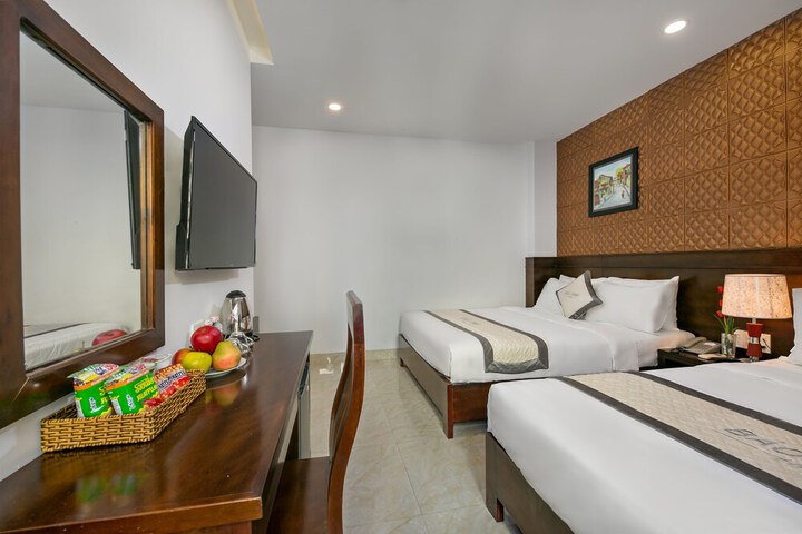 Room 17 of 37