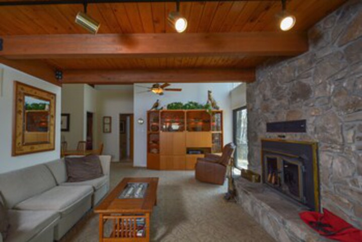 Room 12 of 28
