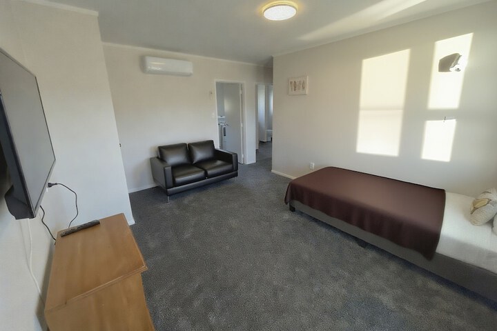 Room 36 of 65