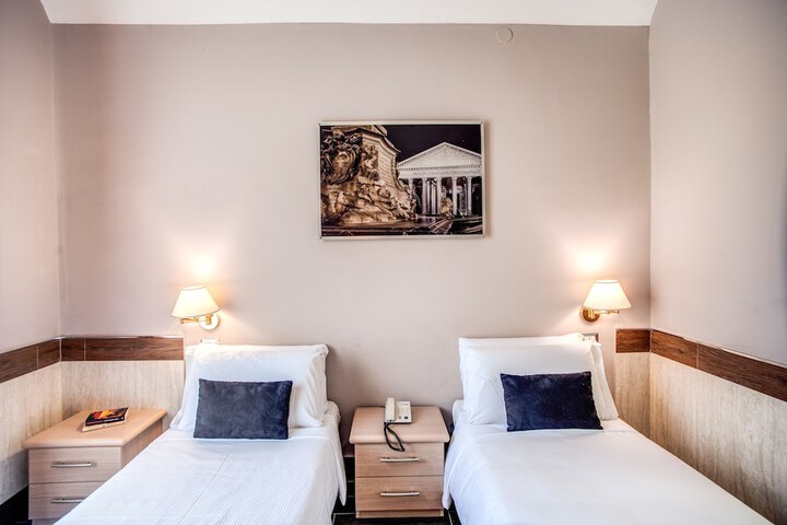 Room 9 of 68