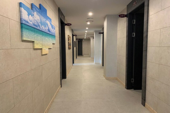 Ballroom/Hall 48 of 60