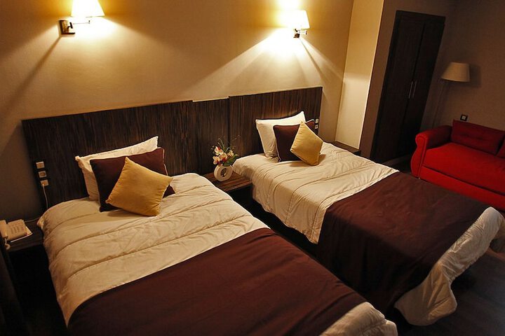 Room 9 of 20