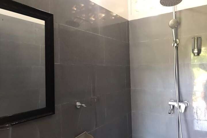 Room 13 of 20