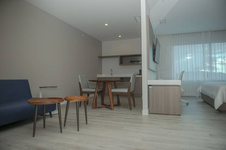 Room 9 of 80