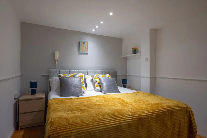 Room 5 of 21