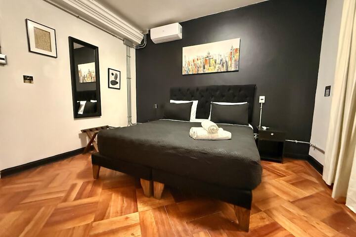 Room 10 of 28