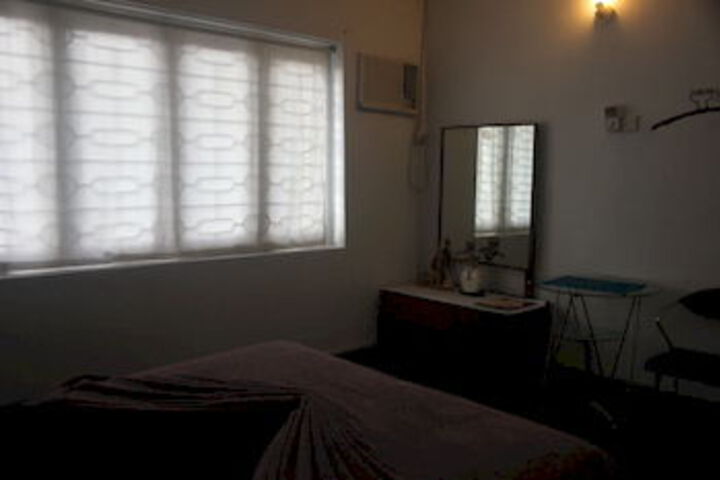 Room 5 of 27