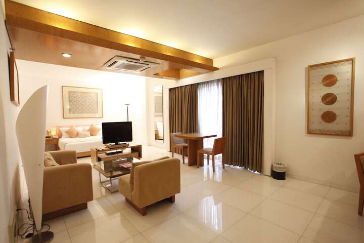 Room 13 of 49