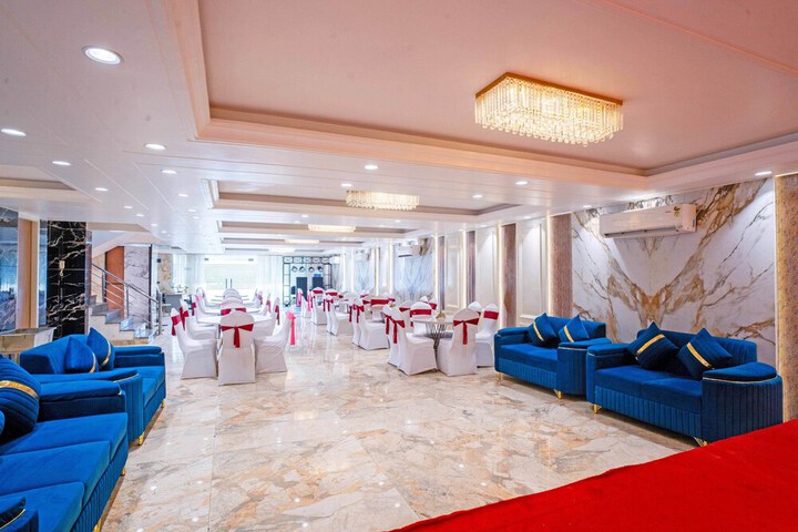 Ballroom/Hall 30 of 49