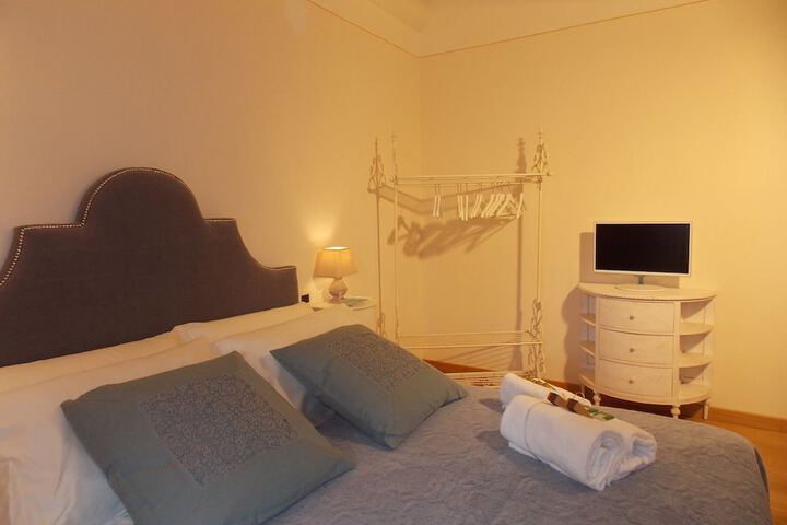 Room 6 of 44