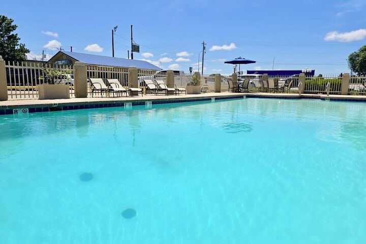 Hotel with Pool