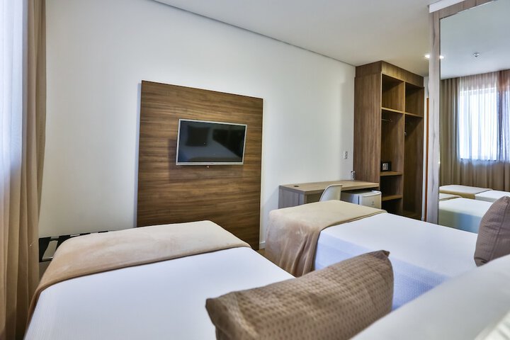Room 14 of 34