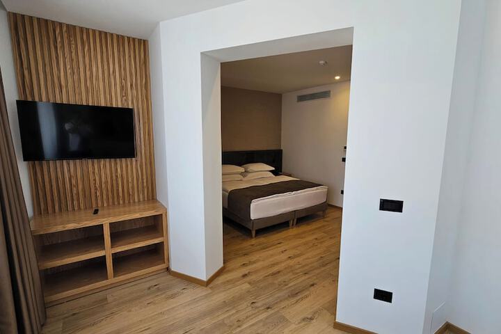 Room 28 of 56