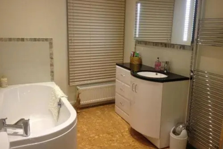 Room 7 of 16
