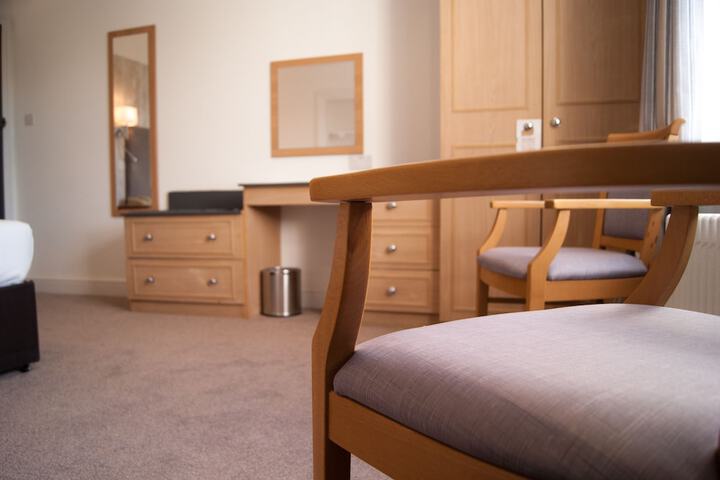 Room 18 of 128