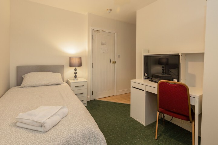 Room 17 of 153