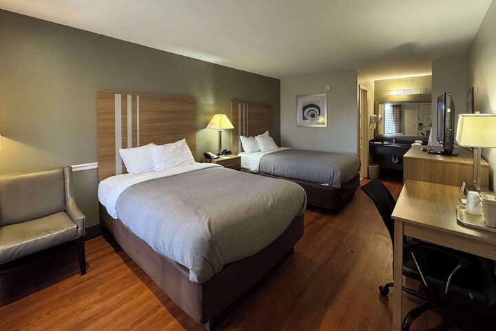 2 Double Beds (2 of 6)