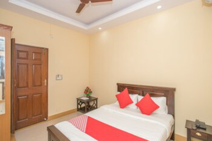 Room 12 of 27