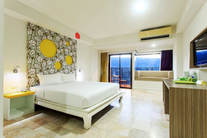 Room 50 of 90