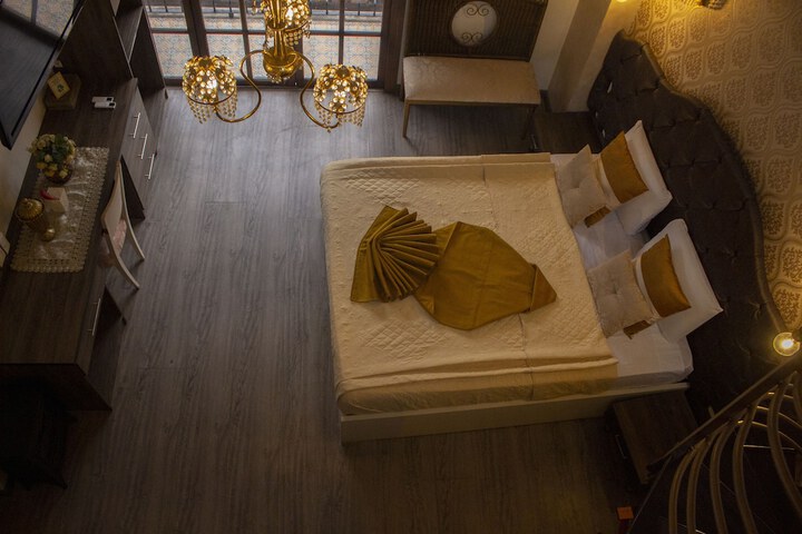 Room 25 of 62
