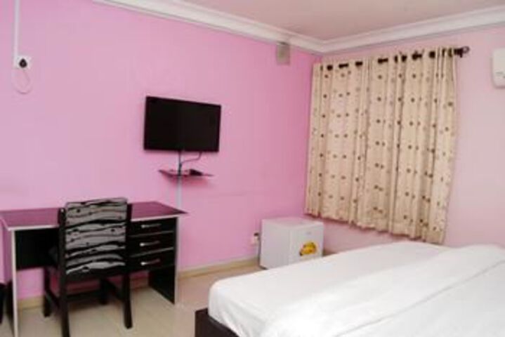 Room 38 of 83