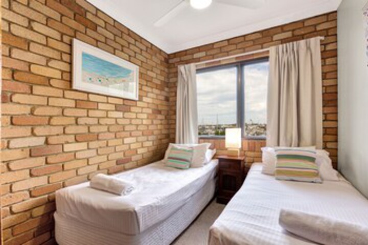 Room 25 of 129