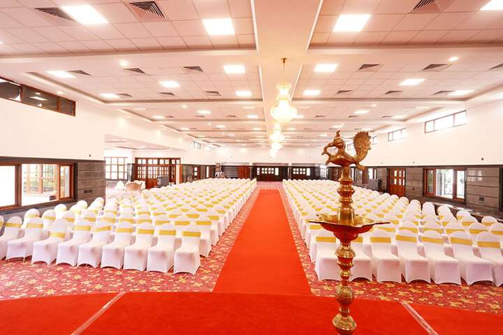 Ballroom/Hall 32 of 45