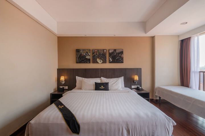 Room 9 of 26