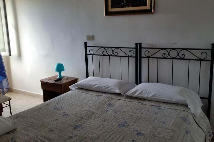 Room 21 of 48
