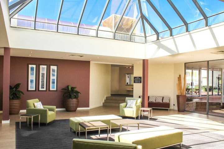 Entrance & Lobby