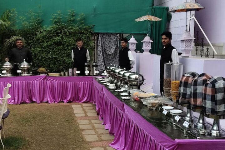 Dining 72 of 97