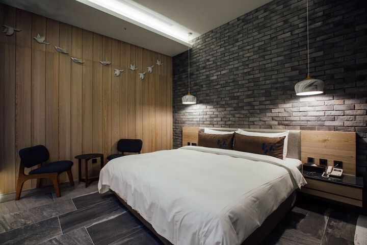 Room 34 of 67