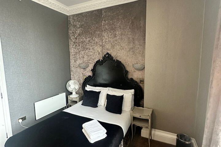 Room 79 of 171