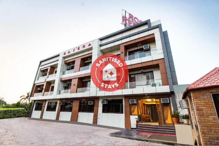 Hotel Basera