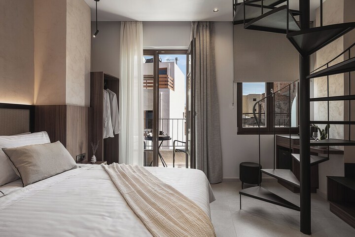 Room 47 of 120