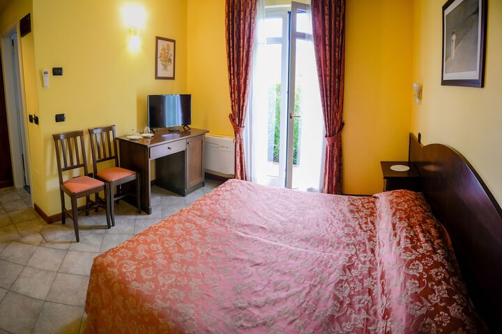 Room 16 of 49