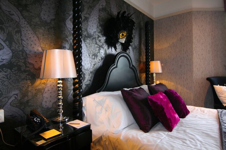 Room 28 of 72