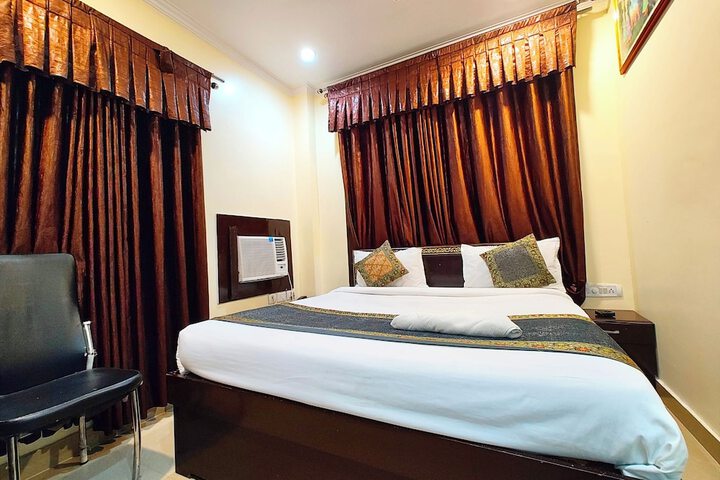 Room 8 of 14