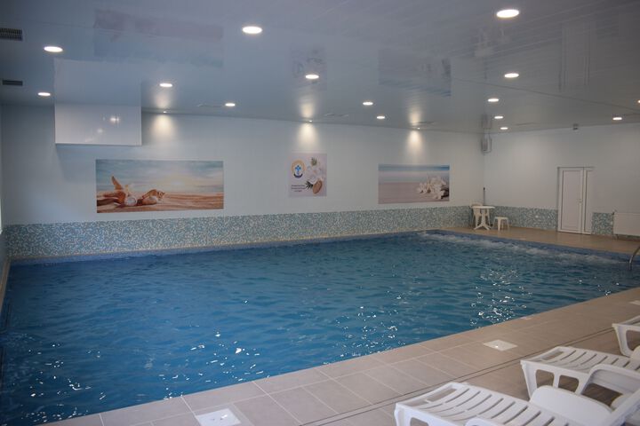 Pool 9 of 17