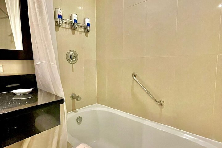 Room 15 of 33